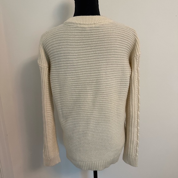 Uniqlo cream cable knit sweater size S - Picture 2 of 6